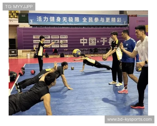 俱乐部举办青少年守门员专项训练营提升门将水平
